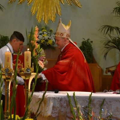 2 iunie: Roma: Conferirea sfântului Mir unor adolescenţi din comunitatea română