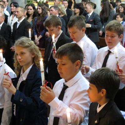 2 iunie: Roma: Conferirea sfântului Mir unor adolescenţi din comunitatea română