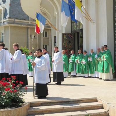 2 iunie: Iaşi (catedrală): Sfântă Liturghie cu requiem pentru pr. Isidor Mocanu