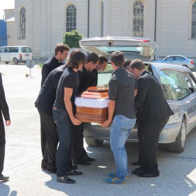 2 iunie: Iaşi (catedrală): Sfântă Liturghie cu requiem pentru pr. Isidor Mocanu