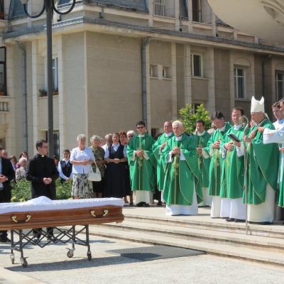 2 iunie: Iaşi (catedrală): Sfântă Liturghie cu requiem pentru pr. Isidor Mocanu