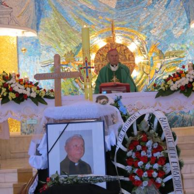 2 iunie: Iaşi (catedrală): Sfântă Liturghie cu requiem pentru pr. Isidor Mocanu