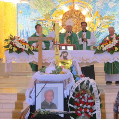 2 iunie: Iaşi (catedrală): Sfântă Liturghie cu requiem pentru pr. Isidor Mocanu