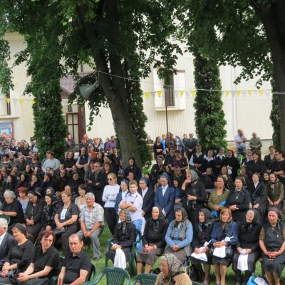 4 iunie: Gherăeşti: Funeraliile părintelui Isidor Mocanu