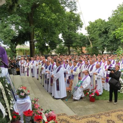 4 iunie: Gherăeşti: Funeraliile părintelui Isidor Mocanu
