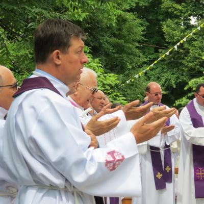 4 iunie: Gherăeşti: Funeraliile părintelui Isidor Mocanu