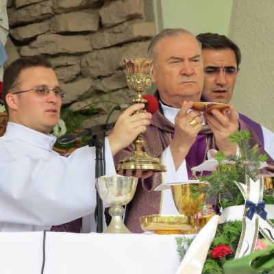 4 iunie: Gherăeşti: Funeraliile părintelui Isidor Mocanu