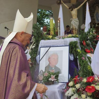 4 iunie: Gherăeşti: Funeraliile părintelui Isidor Mocanu