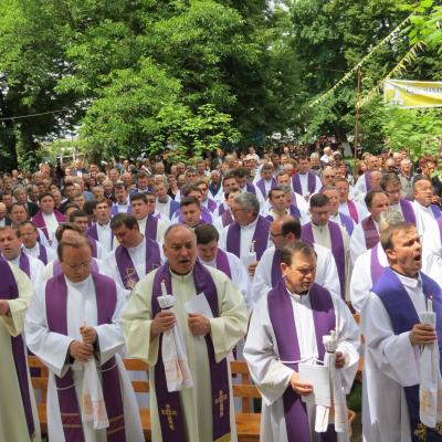 4 iunie: Gherăeşti: Funeraliile părintelui Isidor Mocanu