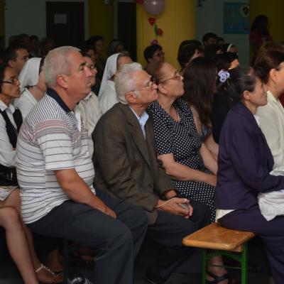 9 iunie: Bacău: "Picătura de apă de la Maikona"