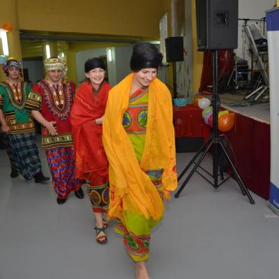 9 iunie: Bacău: "Picătura de apă de la Maikona"