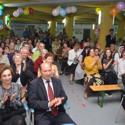 9 iunie: Bacău: "Picătura de apă de la Maikona"