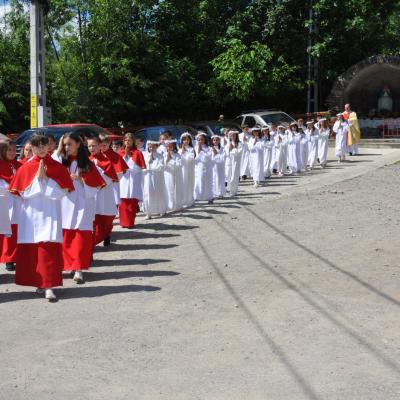 16 iunie: Ciugheş: Prima sfântă Împărtăşanie