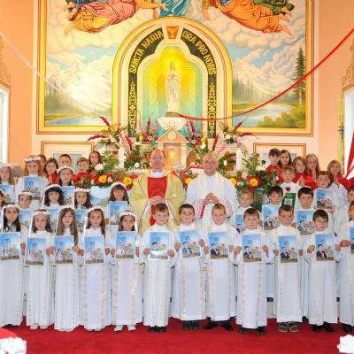 16 iunie: Ciugheş: Prima sfântă Împărtăşanie