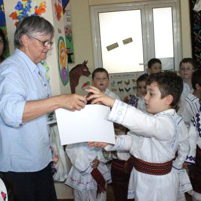16 şi 18 iunie: Iugani: Cinste lor