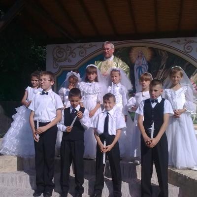 16 iunie: Valea Mică: Prima sfântă Împărtăşanie