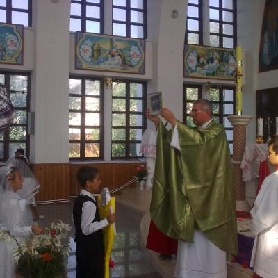 16 iunie: Valea Mică: Prima sfântă Împărtăşanie