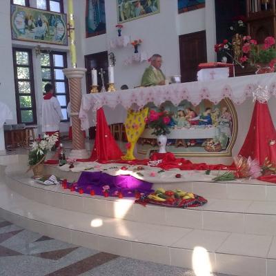 16 iunie: Valea Mică: Prima sfântă Împărtăşanie