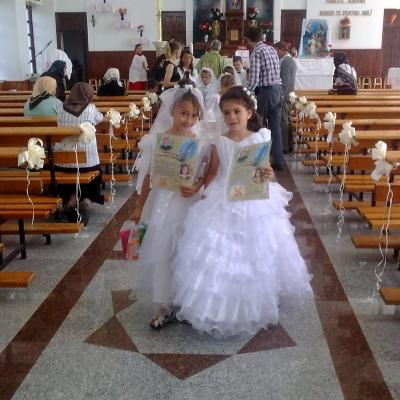 16 iunie: Valea Mică: Prima sfântă Împărtăşanie