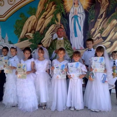 16 iunie: Valea Mică: Prima sfântă Împărtăşanie