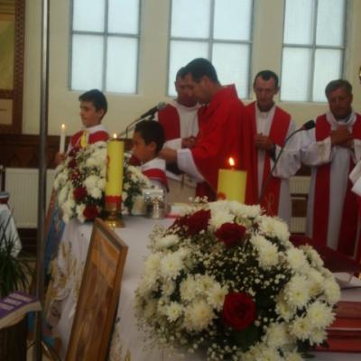 24 iunie: Gioseni: Administrarea sacramentului Mirului