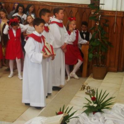 24 iunie: Gioseni: Administrarea sacramentului Mirului