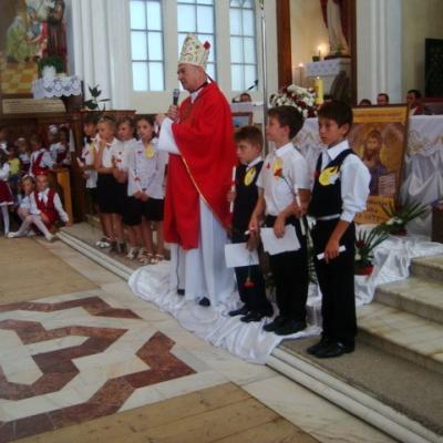 24 iunie: Gioseni: Administrarea sacramentului Mirului