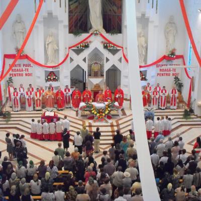 29 iunie: Bacău: Hramul Bisericii "Sfinţii Petru şi Paul"