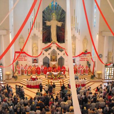 29 iunie: Bacău: Hramul Bisericii "Sfinţii Petru şi Paul"