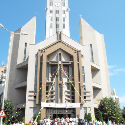 29 iunie: Bacău: Hramul Bisericii "Sfinţii Petru şi Paul"