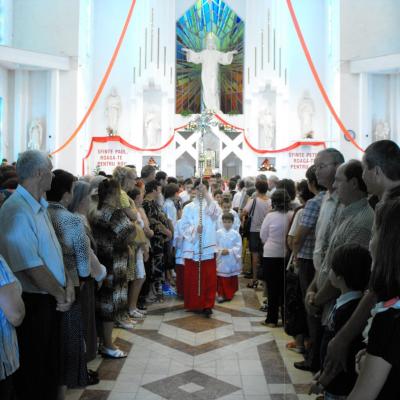 29 iunie: Bacău: Hramul Bisericii "Sfinţii Petru şi Paul"