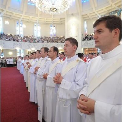 29 iunie: Hirotonirea a 30 de preoţi
