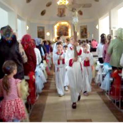 30 iunie: Băluşeşti: Prima sfântă Împărtăşanie