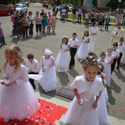 30 iunie: Siret: Prima sfântă Împărtăşanie