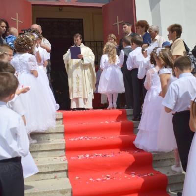 30 iunie: Siret: Prima sfântă Împărtăşanie