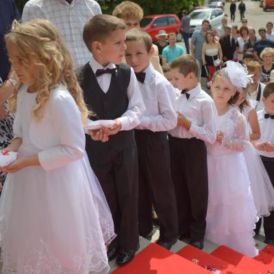 30 iunie: Siret: Prima sfântă Împărtăşanie