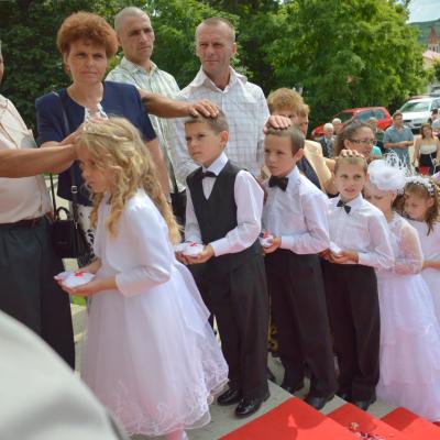 30 iunie: Siret: Prima sfântă Împărtăşanie