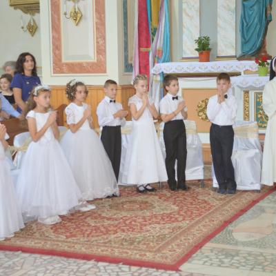 30 iunie: Siret: Prima sfântă Împărtăşanie