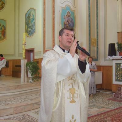 30 iunie: Siret: Prima sfântă Împărtăşanie