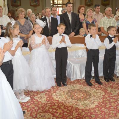 30 iunie: Siret: Prima sfântă Împărtăşanie