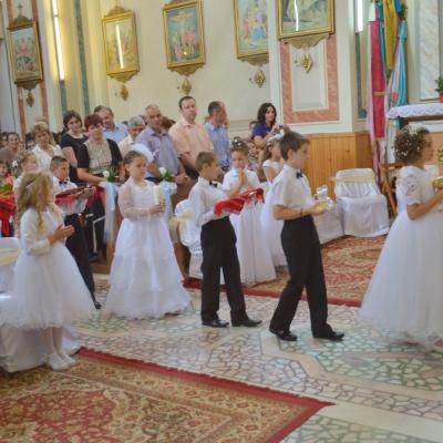 30 iunie: Siret: Prima sfântă Împărtăşanie