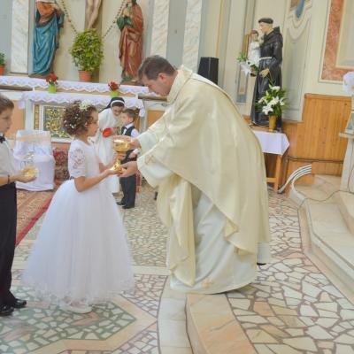 30 iunie: Siret: Prima sfântă Împărtăşanie