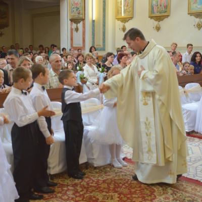 30 iunie: Siret: Prima sfântă Împărtăşanie
