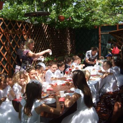 30 iunie: Siret: Prima sfântă Împărtăşanie