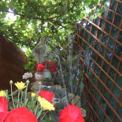 30 iunie: Siret: Prima sfântă Împărtăşanie