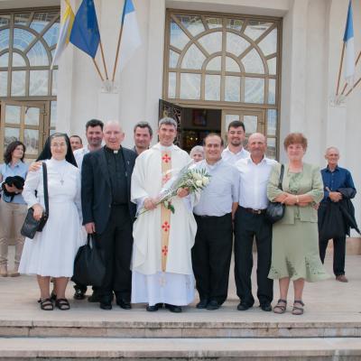 30 iunie: Barticeşti: Prima Liturghie a pr. Iosif Ghenţa, FIM