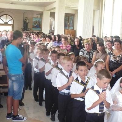 7 iulie: Tuta: Prima Sfântă Împărtăşanie