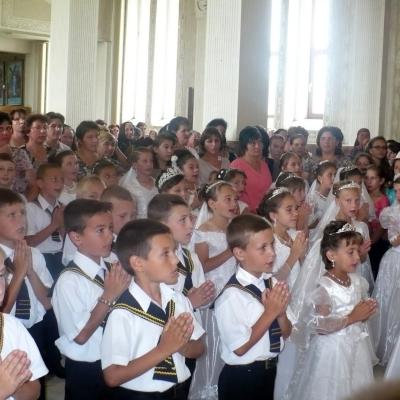7 iulie: Tuta: Prima Sfântă Împărtăşanie