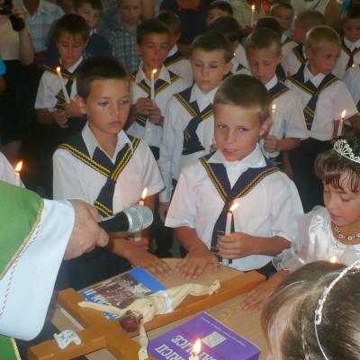 7 iulie: Tuta: Prima Sfântă Împărtăşanie