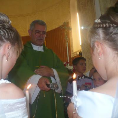 7 iulie: Tuta: Prima Sfântă Împărtăşanie